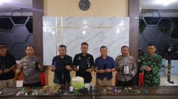 Gencarkan Razia, Kementerian Imipas Musnahkan Puluhan Ribu Senjata hingga Elektronik