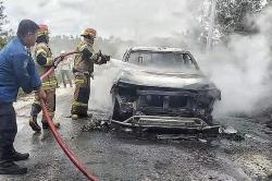 Geger! Mobil Terbakar Hebat di Barito Selatan, Diduga Korsleting Listrik di Mesin