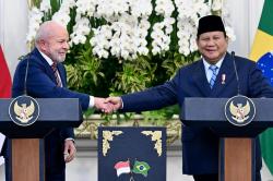 Presiden Brasil Beri Jersey Angka 8 ke Prabowo: Nomor Keberuntungan Saya dan Anda