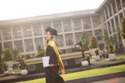Kisah Inspiratif Amanda Eka Lupita Lulusan Termuda S2 UGM, Raih Gelar Master Usia 22 Tahun<