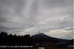Gunung Ibu Meletus di Halmahera Barat Malut, Kolom Abu Capai 300 Meter