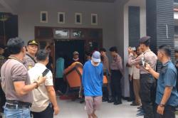 Waduh! Rumah Panitera PN Bojonegoro Kena Eksekusi, Dikosongkan Paksa<