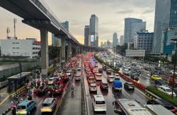 Penampakan Jalanan Jakarta Macet Parah dari Sore hingga Malam Ini