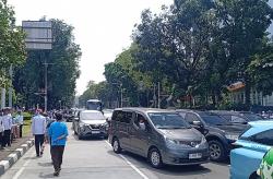 Ada Demo Guru, Jalan Medan Merdeka Selatan Jakpus Macet Parah