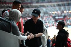 Momen Wapres Gibran Asyik Nonton Timnas Futsal vs Australia di Indonesia Arena