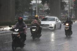 Waspada! Cuaca Ekstrem Mengintai hingga Awal Februari 2026