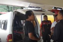 Pilu! Ayah dan Bayi 4 Bulan Korban Ledakan Tabung Gas Dimakamkan Berdampingan<