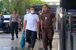 9 dari 10 Orang Terjaring OTT KPK di Riau Dibawa ke Jakarta, Terbagi 2 Kloter<