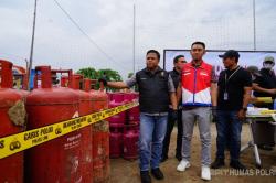 Bareskrim Bongkar Pengoplosan Gas Elpiji di Sukoharjo, Kerugian Negara Capai Rp5,4 Miliar<