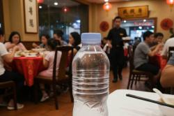 Kronologi Lengkap Pelanggan Minum Cairan Pembersih, Restoran Minta Maaf!