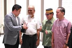 Bikin Terenyuh! Curahan Hati 2 Guru Asal Luwu Utara Dapat Rehabilitasi dari Presiden Prabowo<
