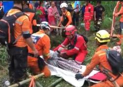 Dramatis! 51 Korban Longsor di Pandanarum Banjarnegara Dievakuasi dari Hutan<