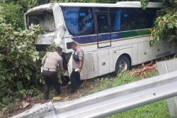 Kronologi Kecelakaan Beruntun 3 Kendaraan di Tol Cipali, 5 Orang Tewas 7 Luka-Luka<