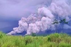 Bupati Lumajang Tetapkan Status Tanggap Darurat Erupsi Gunung Semeru<