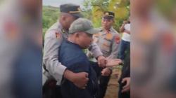 Menegangkan! Tenaga Ahli Bupati Pohuwato Melawan Saat Ditangkap Polisi<