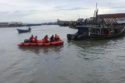 Cuaca Buruk! 2 Kapal Karam di Perairan Sumut, 7 Orang Hilang<