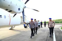 Polri Kerahkan Pesawat CN 295 dan Fokker 50 Angkut Bantuan Bencana Sumatera