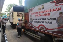 Polda Jambi Kirim Bantuan Logistik 3 Truk untuk Korban Bencana di Sumbar