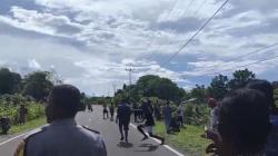 Menegangkan, Warga Adat dan Karyawan PT Krisrama Bentrok di Lahan Eks HGU Nangahale<