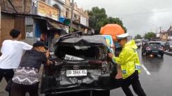 Kecelakaan Beruntun akibat Rem Blong, Truk Tabrak 3 Kendaraan di Maros <