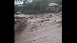 Banjir Lahar Dingin Gunung Lewotobi Laki-Laki Terjang Permukiman Warga Flores Timur<