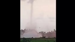 Mengerikan! Puting Beliung Berputar Terjang Permukiman Warga Jembrana Terekam Kamera<