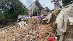 Tanah Ambles di Nganjuk, Sejumlah Rumah Warga Rusak<
