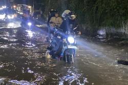 Prapanca Jaksel Banjir, Belasan Motor Mogok gegara Nekat Terobos Genangan