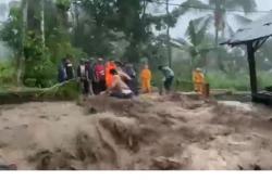 Banjir Bandang Terjang 10 Desa di Sumbawa NTB, 4.572 Warga Terdampak<