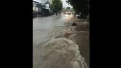 Hujan Deras Guyur Gianyar Bali, 4 Kecamatan Lumpuh Diterjang Banjir<