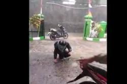 Viral Hujan Es Disertai Angin Kencang Landa Majalengka, Warga Histeris<