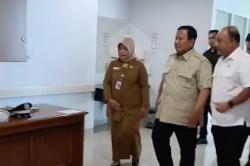 Prabowo Jenguk Guru-Siswa SD Korban Ditabrak Mobil MBG di RSUD Koja
