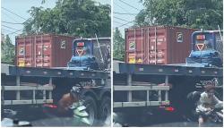 Viral Pemotor Nekat Terobos Kolong Truk Kontainer saat Macet, Netizen: Kalau Maju Auto Jadi Peyek