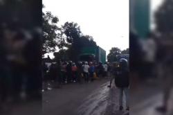 Kecelakaan Beruntun Truk Tronton Tabrak 4 Kendaraan di Lampu Merah Makassar, 1 Orang Tewas<