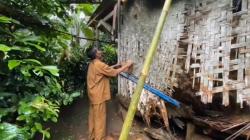 Viral! Kisah Pilu Pegawai Honorer 24 Tahun Mengabdi di SMP Lebak Tinggal di Rumah Reyot<
