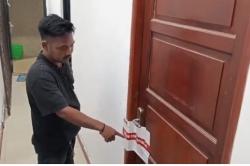 Selain Ruang Kerja Bupati Bekasi, KPK Segel 3 Ruang Kepala Dinas<