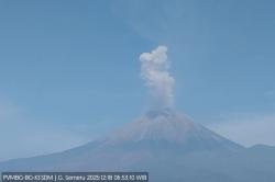 Gunung Semeru Erupsi Hari Ini, Muntahkan Kolom Abu Setinggi 800 Meter<