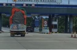 Tarif Tol Trans Sumatera Naik, Truk dan Kendaraan Pribadi Kembali Padati Jalinsum<
