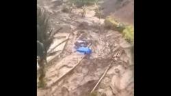 Sungai Gung Meluap, Banjir Bandang Terjang Kolam Pemandian Air Panas Pancuran 13 Guci <