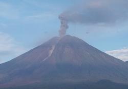 Gunung Semeru Meletus Hari Ini, Semburkan Abu Vulkanik 1.200 Meter<