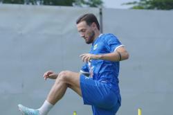 Kejutan! Marc Klok Dicoret dari Skuad Persib Vs Persijap di Laga Penentuan Juara