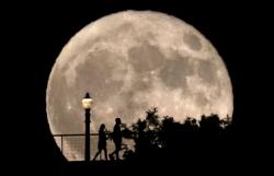 Wow, Rusia Akan Bangun Pembangkit Listrik Tenaga Nuklir di Bulan