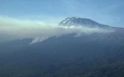 Helikopter Evakuasi Pendaki Asing di Gunung Kilimanjaro Jatuh, 5 Orang Tewas