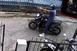 Maling Motor di Jakarta Kian Meresahkan, Todongkan Pistol ke Warga<