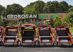 Penarik Becak Lansia Grobogan Bersyukur Terima Becak Listrik dan Anak Dapat MBG dari Presiden Prabowo