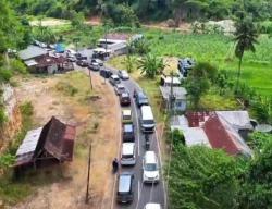 Jalur Pantai Drini Gunungkidul Macet 3 Km pada Libur Nataru, Petugas Terapkan Sistem Satu Arah<