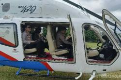 Naik Helikopter, Kapolda Sulut Pantau Manado dan Bitung dari Udara selama Nataru<