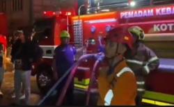 Minimarket di Makassar Terbakar saat Malam Tahun Baru, Warga Panik<