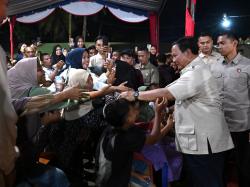 Prabowo Tegaskan Tak Tinggalkan Masyarakat di Tengah Musibah: Kita Bersama-sama Hadapi Kesulitan
