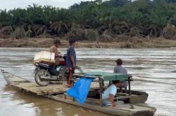 Derita Warga di Aceh Tamiang, Ambil Bantuan Bayar Rp20.000 Imbas Jembatan Putus<